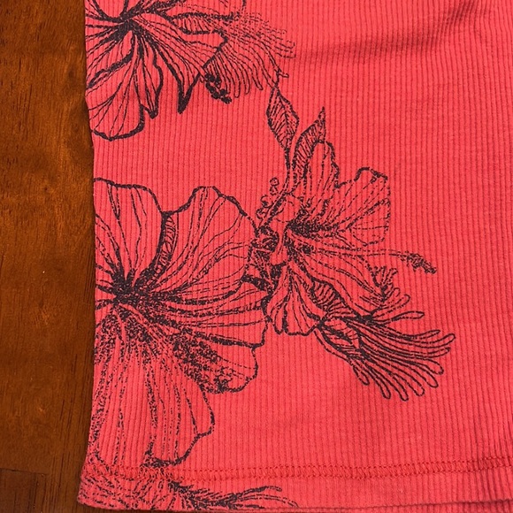 Aeropostale Red and Blue Flower Crop Tank Top - Picture 3 of 4
